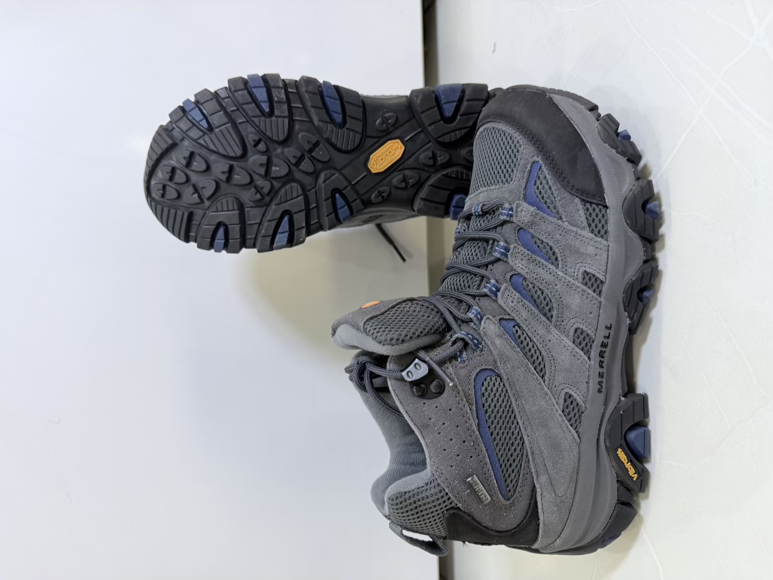 کفش ترکینگ MERRELL